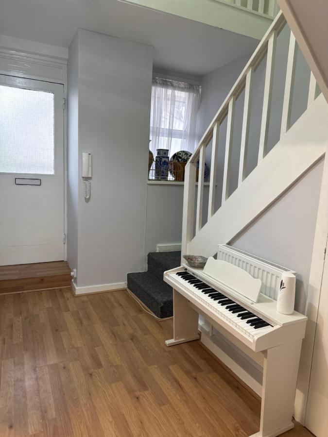Apartment 61 Nash House London