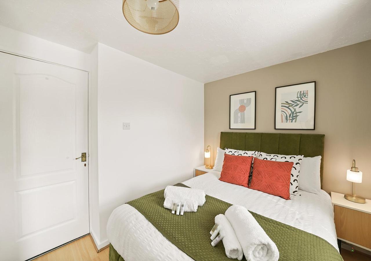 Holiday home East House Near Tube With Parking London