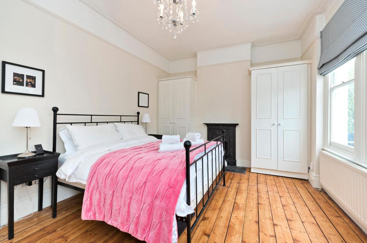 Family Near Clapham Common By Underthedoormat Holiday home London