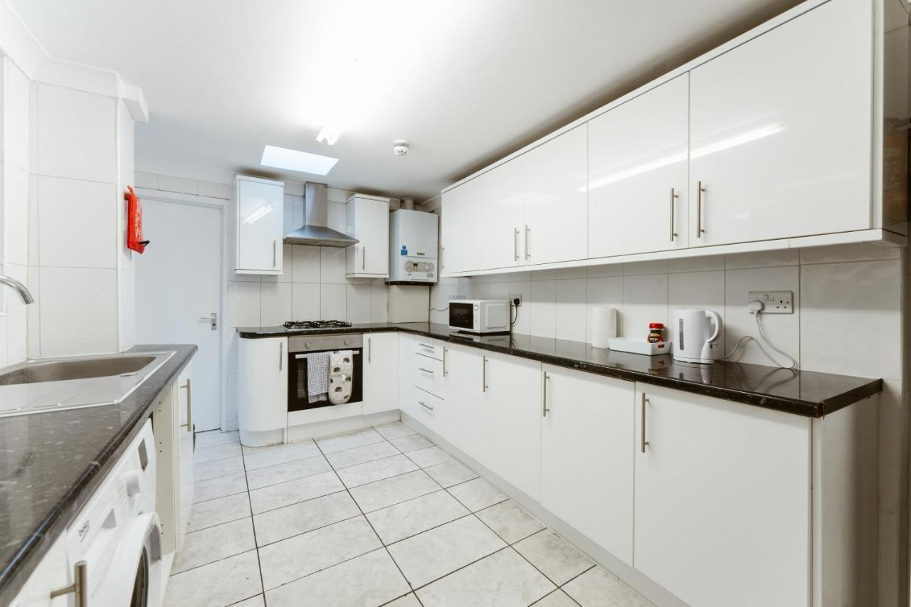 Plaistow Cosy Double - 8 * London