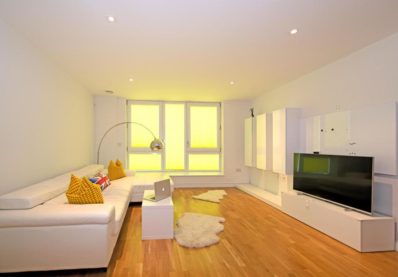 Kew Bridge Penthouse * London