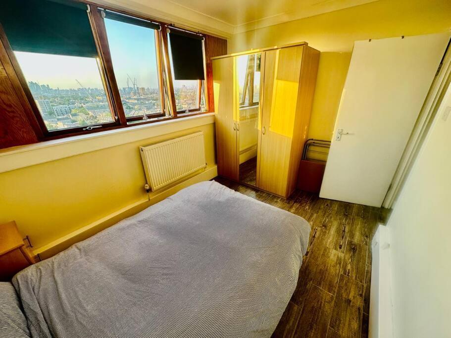 3 Bed Sky Se15 Peckham Apartment *