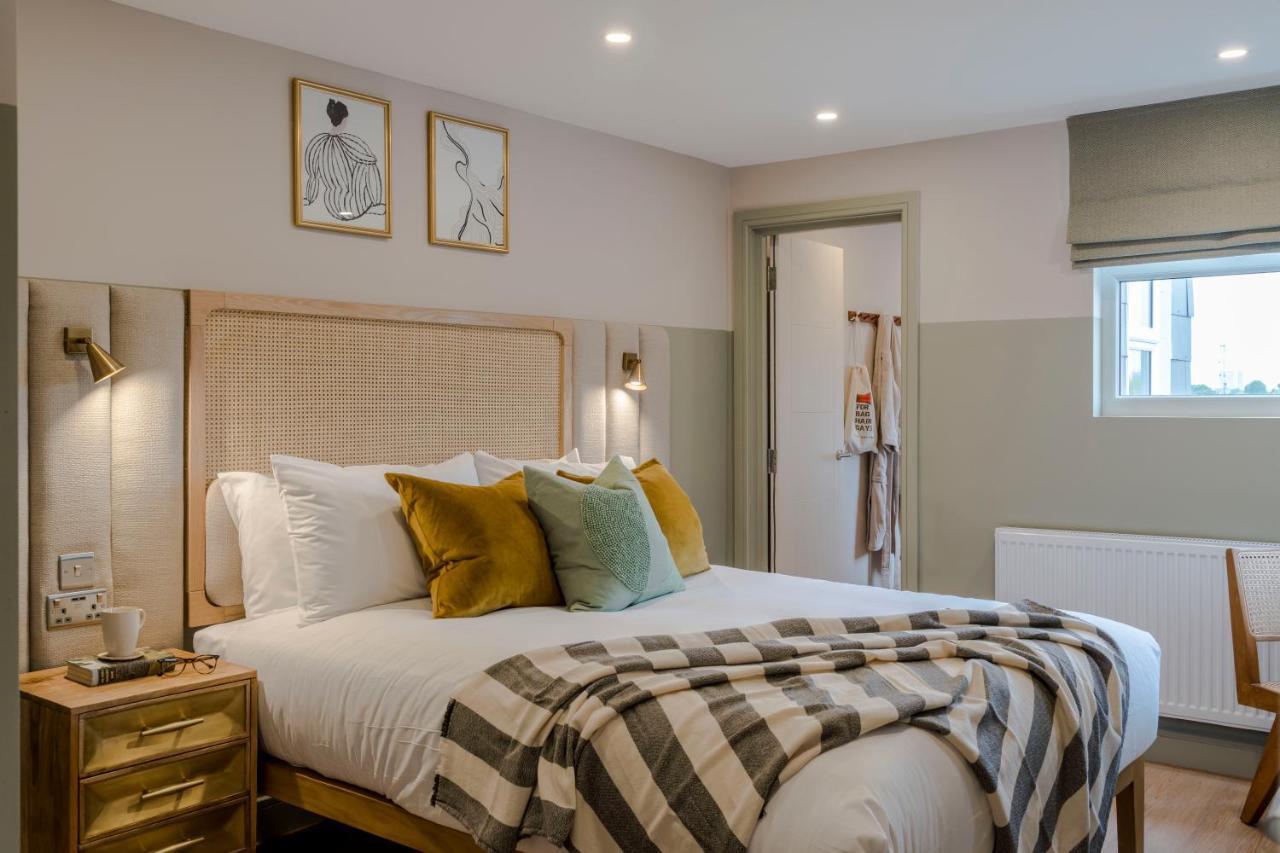 Apartment Shepherds Bush - Your *
