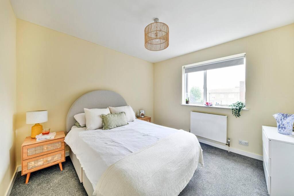 Ladbroke Grove - 2 Bed Near Portobello & Golborne Road