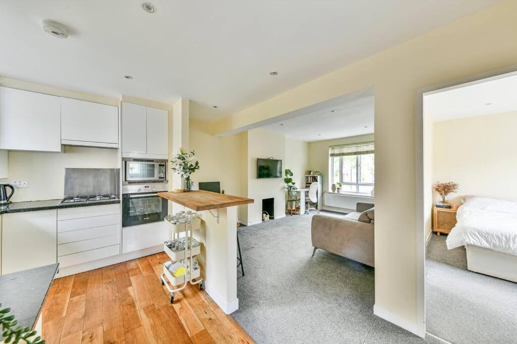 Apartment Ladbroke Grove - 2 Bed Near Portobello & Golborne Road