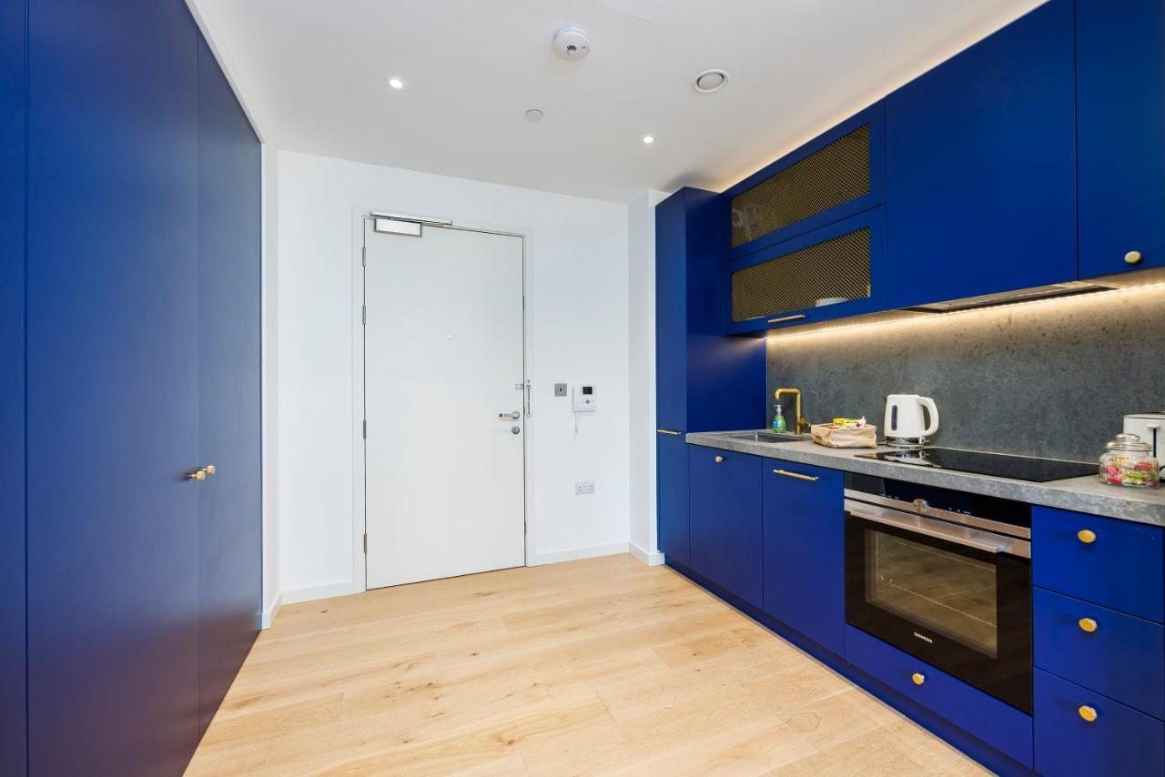 Luxury Apartment-business-relocation-canary Wharf *