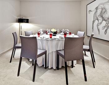 Threadneedles, Autograph Collection 5*