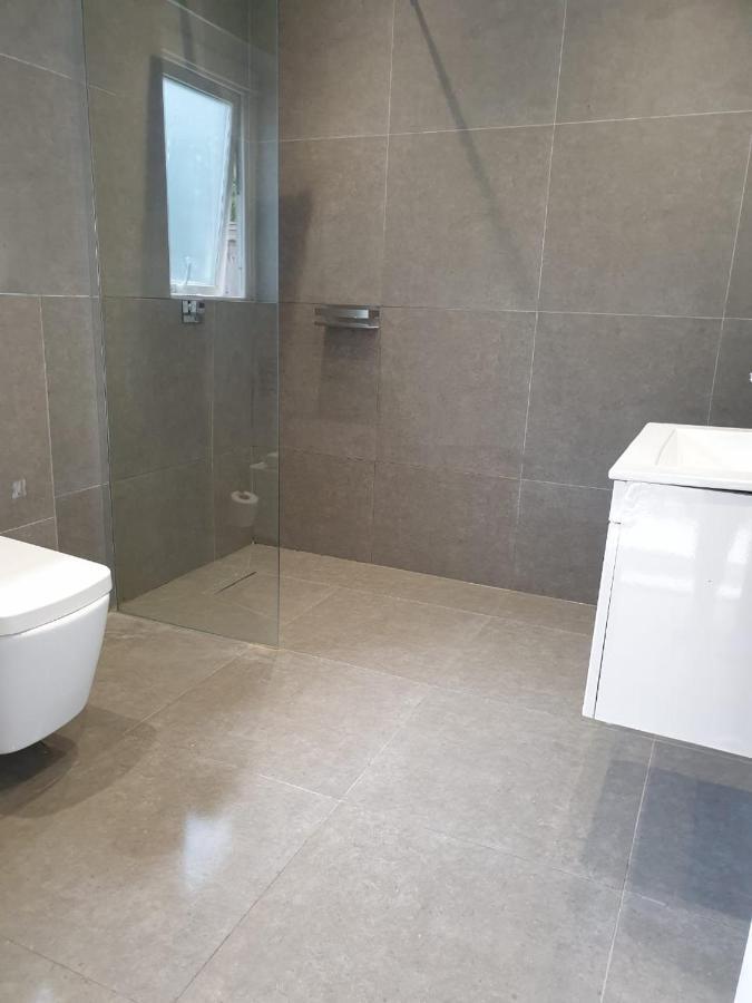 Balham, South Spacious F2, 6 Available Gasthuis
