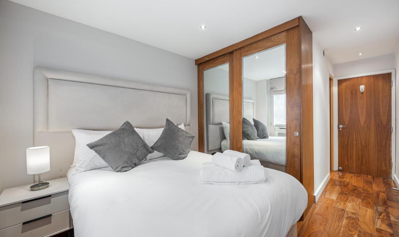 Appartement Stylish 2bd Flat Opposite Harrods Prime Location Londen