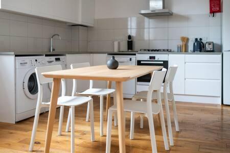 Trendy East Flat Sh11 Apartment London