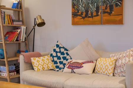 Trendy Hampstead Flat Rh7 Apartment London