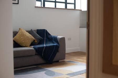 Trendy East Flat Sh11 * London