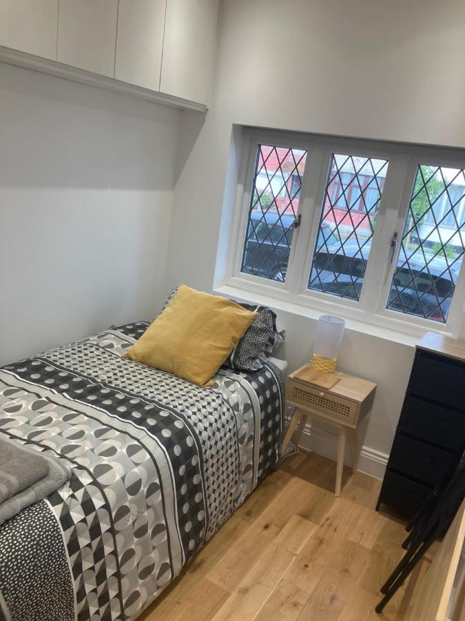 Apartment Cosy Self Contained With Private Bathroom 10 Mins To Wembley Stadium