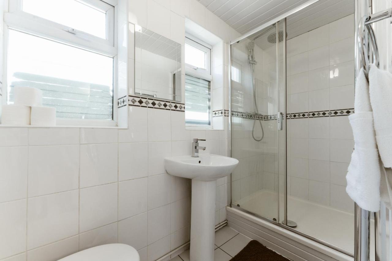 Plaistow Cosy Double - 8 Guest house *