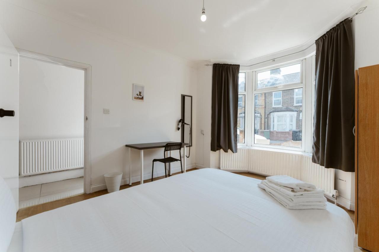 Plaistow Cosy Double - 8 * London