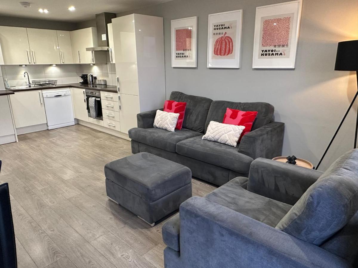 Modern 3 Bed Flat With Private Terrace In Shoreditch Londen