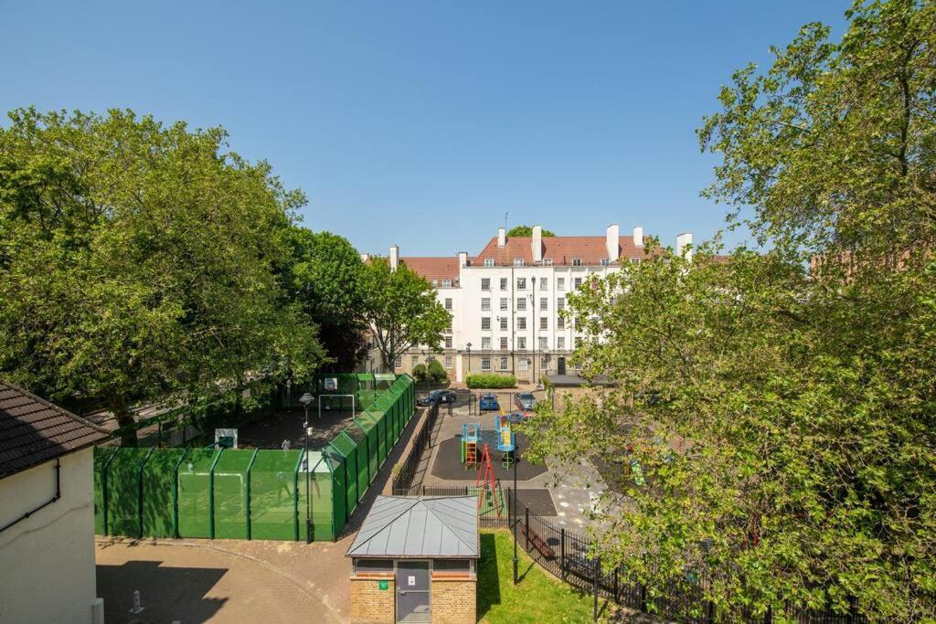 Charming 2 Bedroom Flat In The Heart Of Kings Cross, Londen
