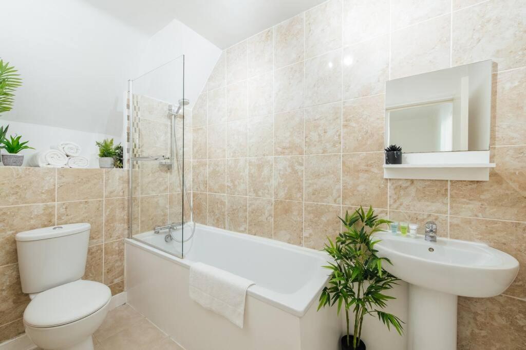 Charming 2 Bedroom Flat In The Heart Of Kings Cross, Londen