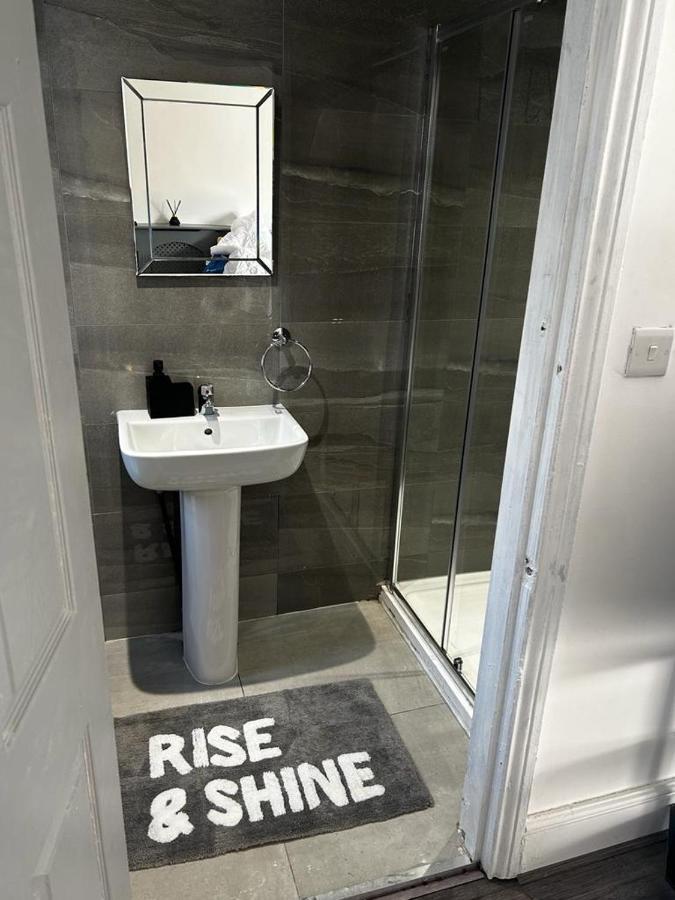 Acton 2 Bedroom With Two Bathrooms Appartement