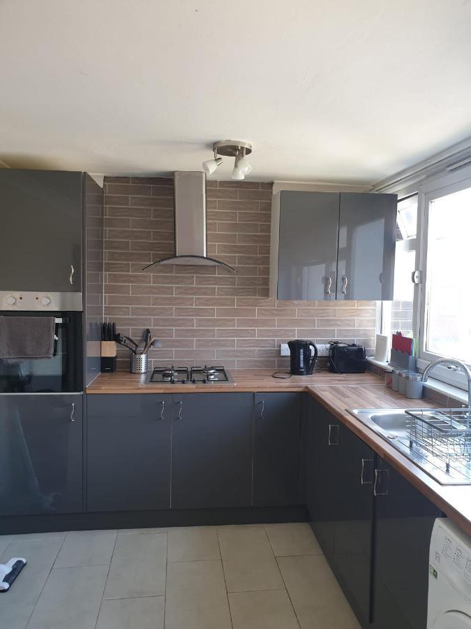 Stylish 4 Bedroom Flat * London