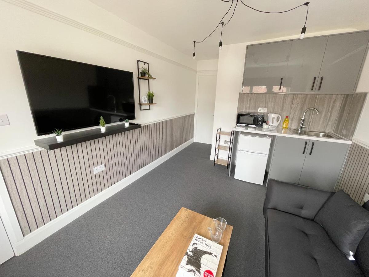 Cosy Bright Close To Wembley Stadium Apartment