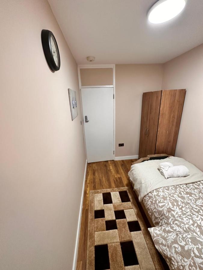 Guest house Canary Wharf Single Double And En-suite London