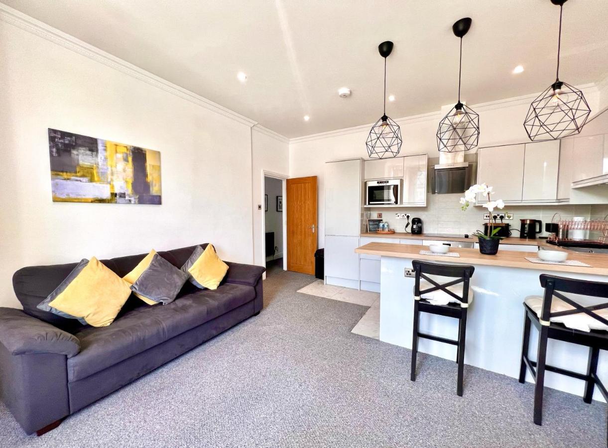 Leilighet Stunning 2 Bed 2 Bath Luxury Apartment! London
