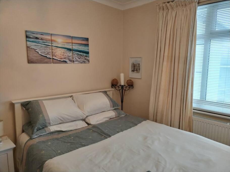 Wembley 2 Bed/2 Bath Modern Apt Apartamento