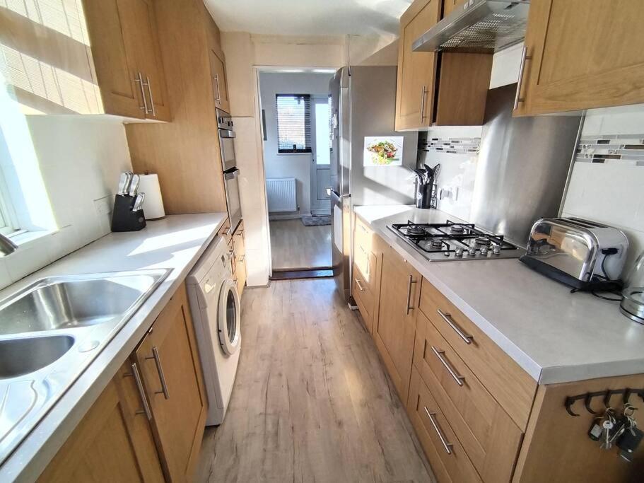 Apartamento Wembley 2 Bed/2 Bath Modern Apt Londres