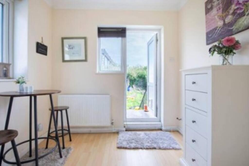 Apartamento Wembley 2 Bed/2 Bath Modern Apt *