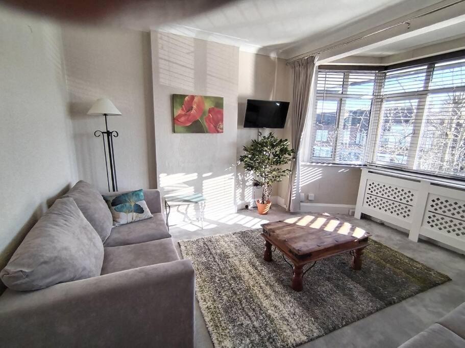 Wembley 2 Bed/2 Bath Modern Apt * Londres