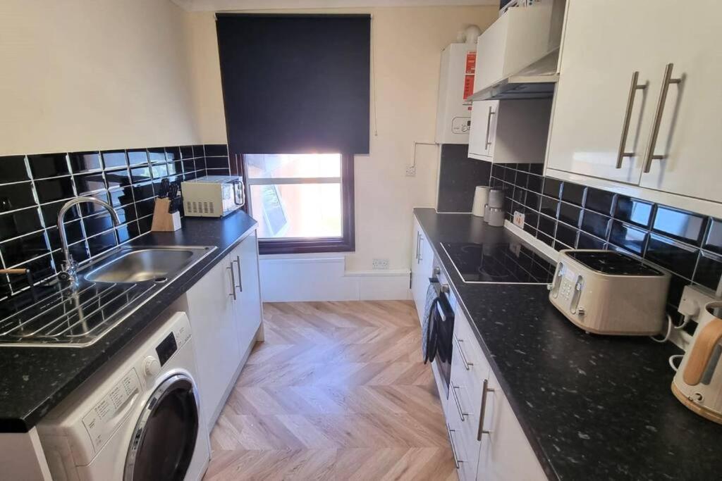 Lovely 3bedroom Apartment *