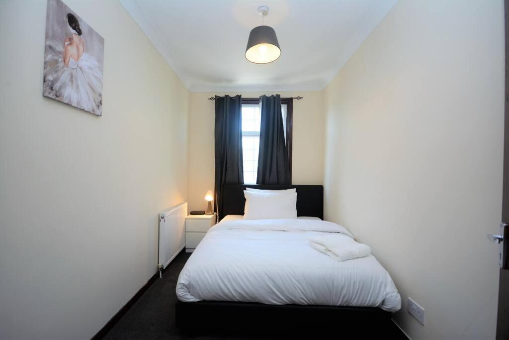 Lovely 3bedroom * London
