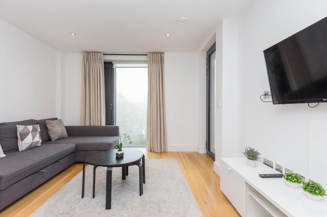 Portobello With Floor-to-ceiling Views Apartment London