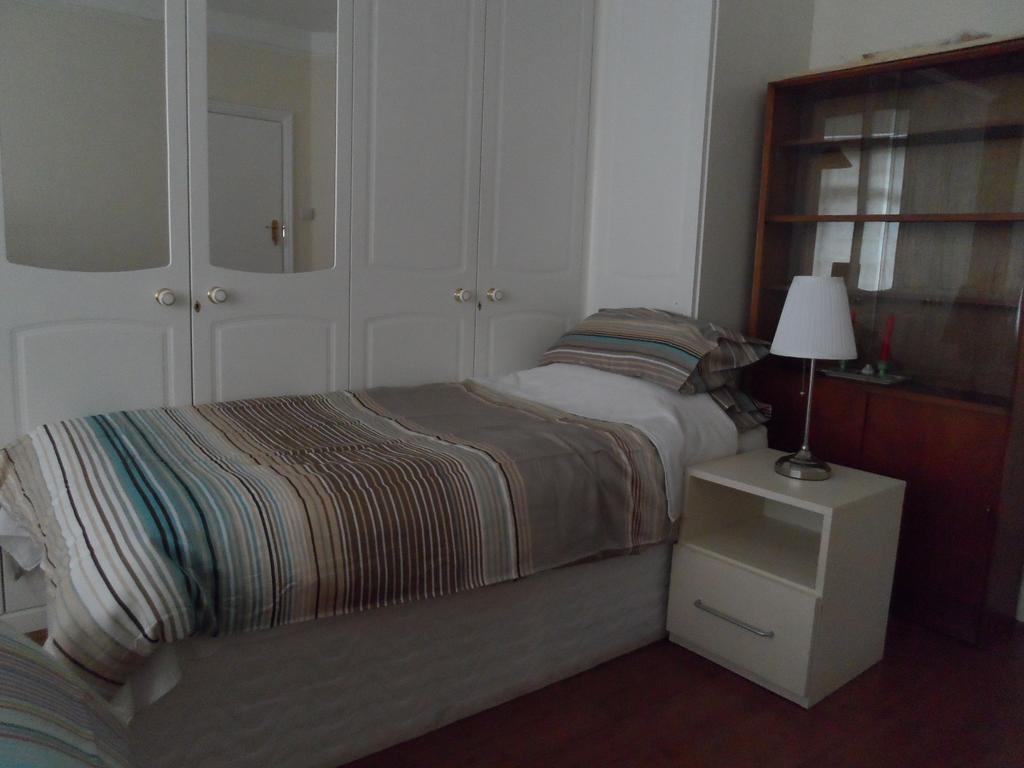 Guest house Compton London