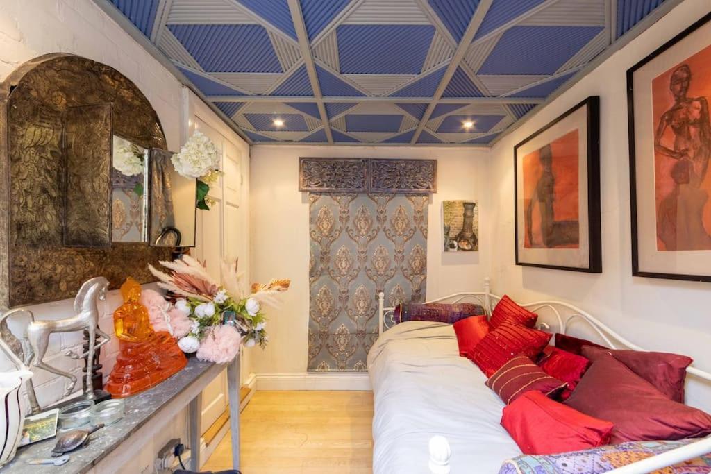 Golborne Road 3 Bedrooms Antique Rooftop Terrace Flat Londen