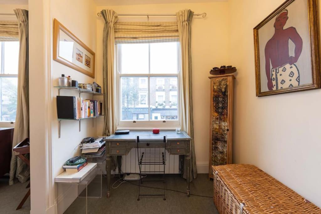 Appartement Golborne Road 3 Bedrooms Antique Rooftop Terrace Flat Londen
