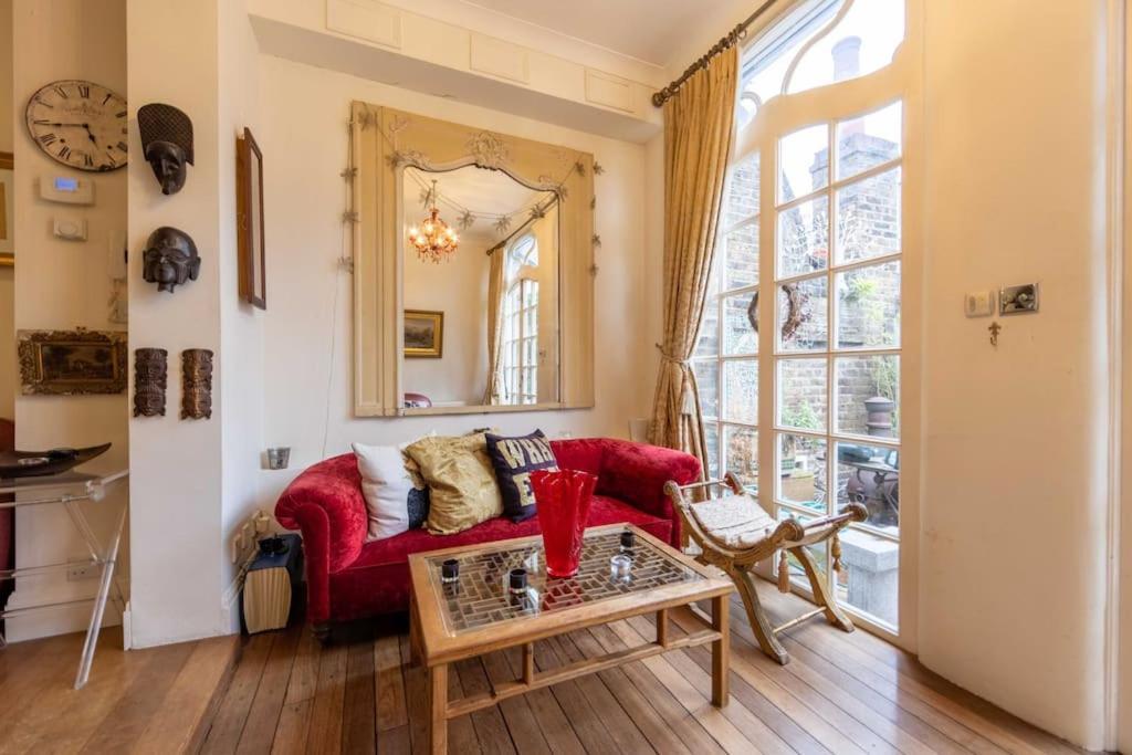 Golborne Road 3 Bedrooms Antique Rooftop Terrace Flat Londen