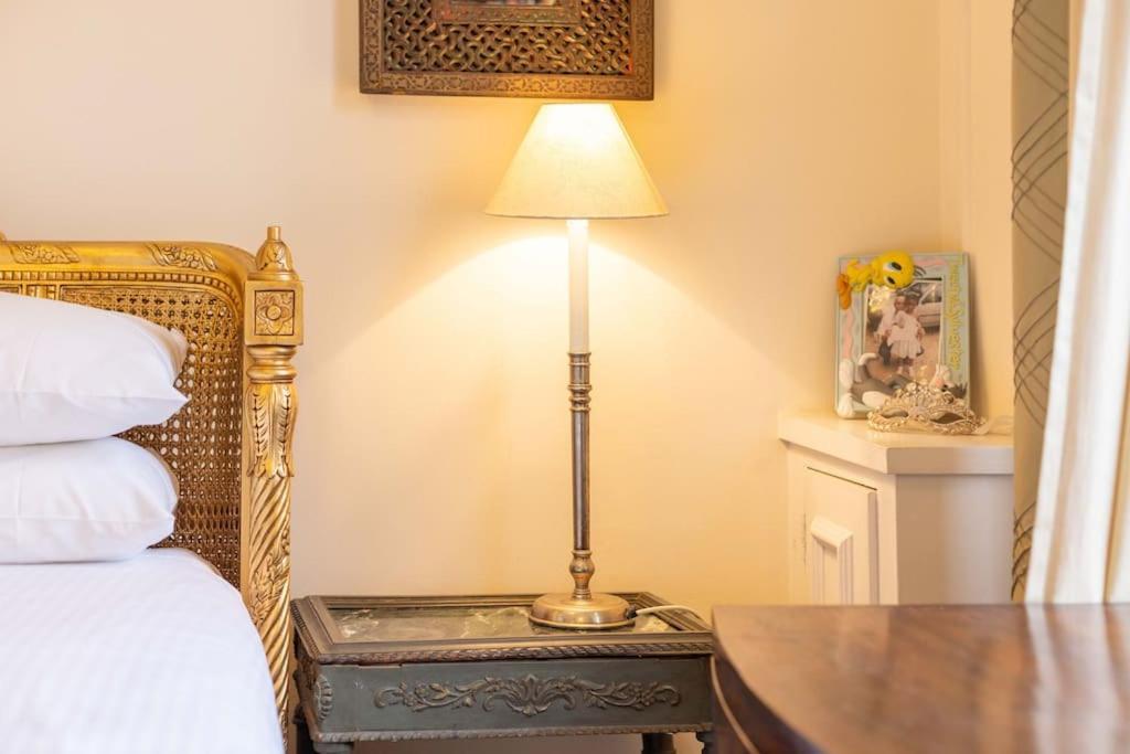 Golborne Road 3 Bedrooms Antique Rooftop Terrace Flat Appartement