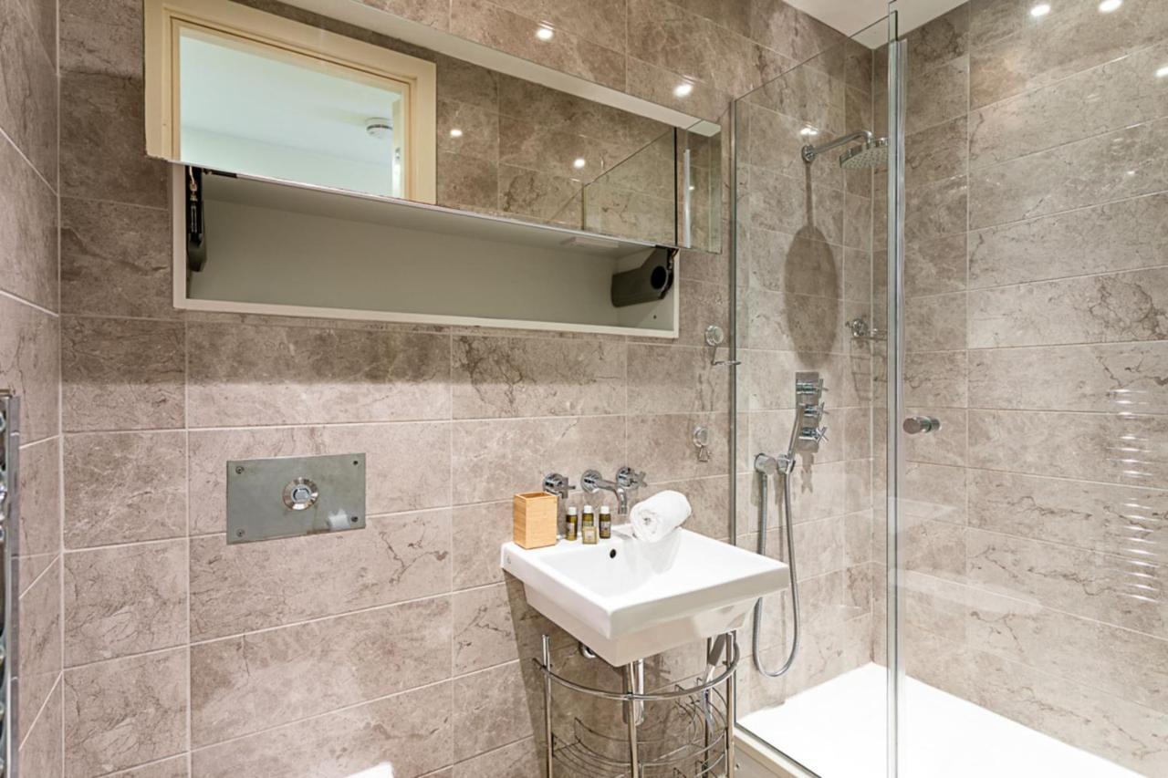 Appartement Holborn Flat With Views Londen