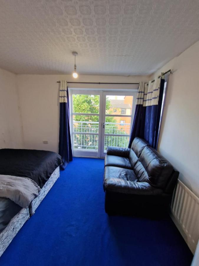 In A Shared Flat Privat overnatting London