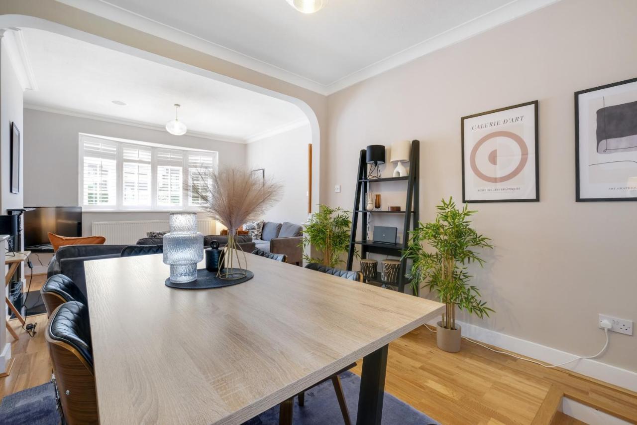Luxury 3 Bedroom 2 Bathroom House, Fulham By 360stays Holiday home *