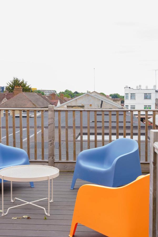 Beautiful New 2 Bed Flat - 5 August House Apartment London