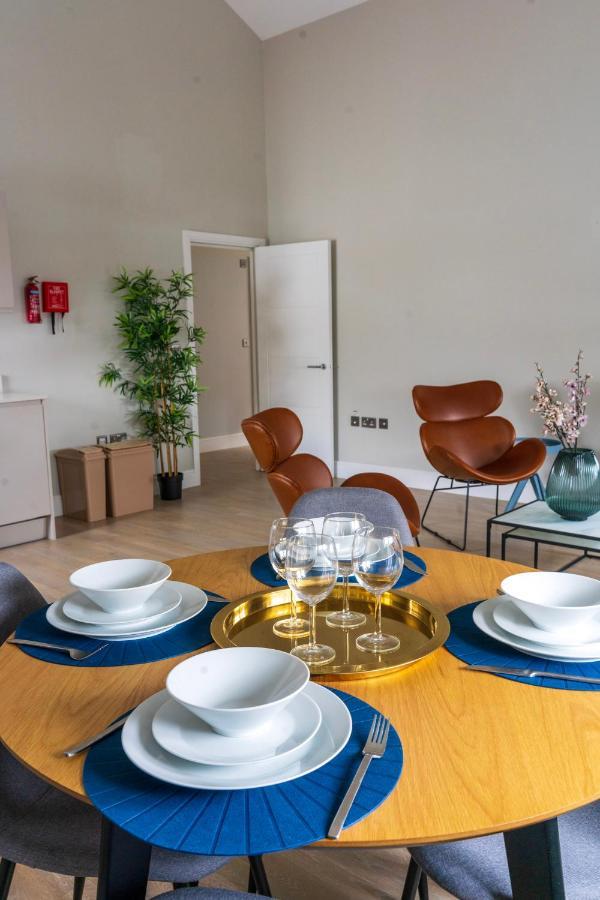Beautiful New 2 Bed Flat - 5 August House Apartment *