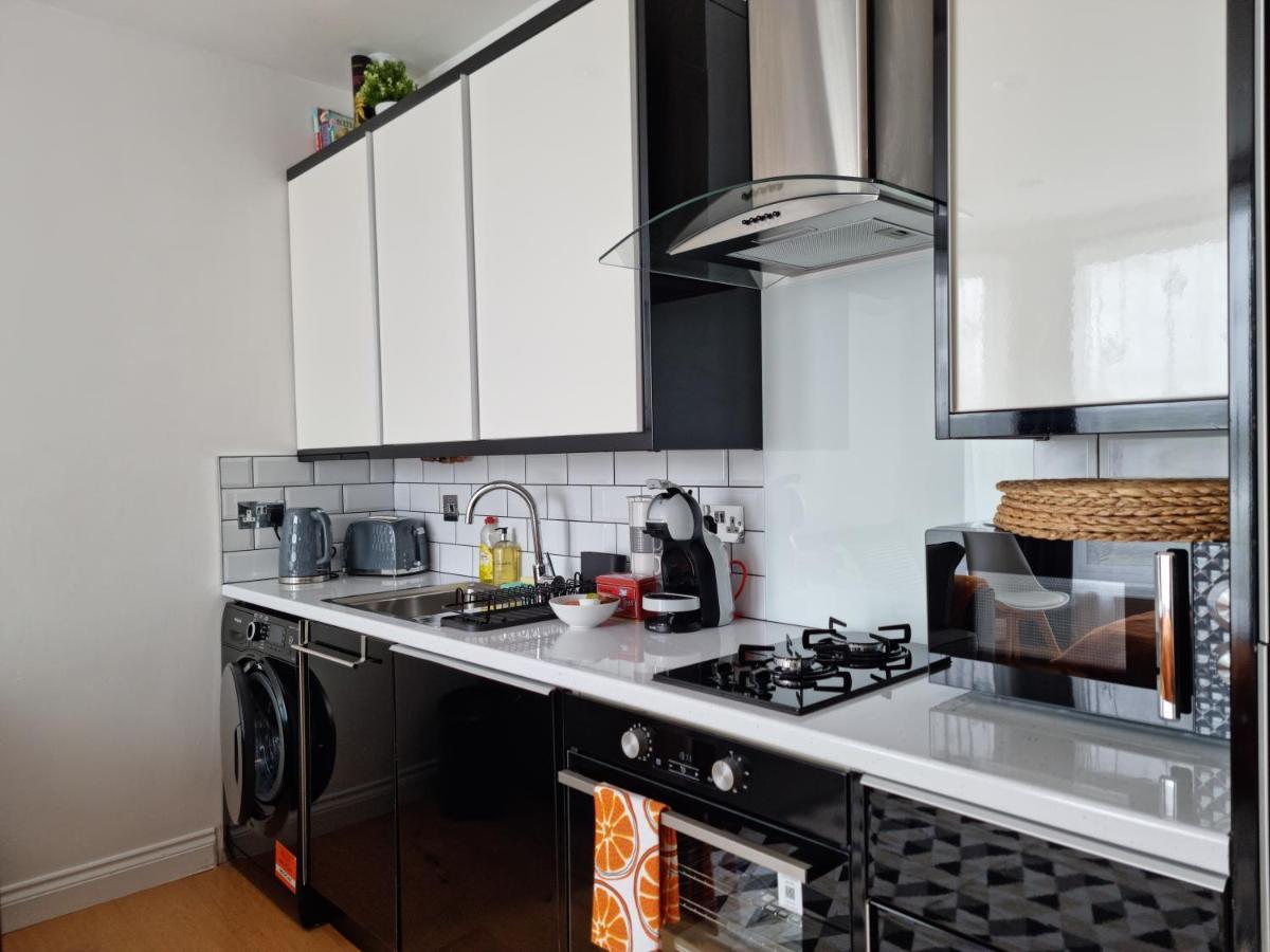 Apartment Woodside Gardens Luxury Near Alexandra Palace, Tottenham Stadium & Drumsheds *