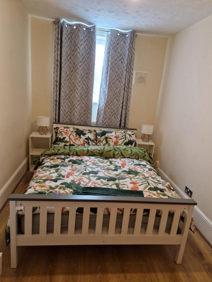 A Discreet Flat For The Family. Apartment London