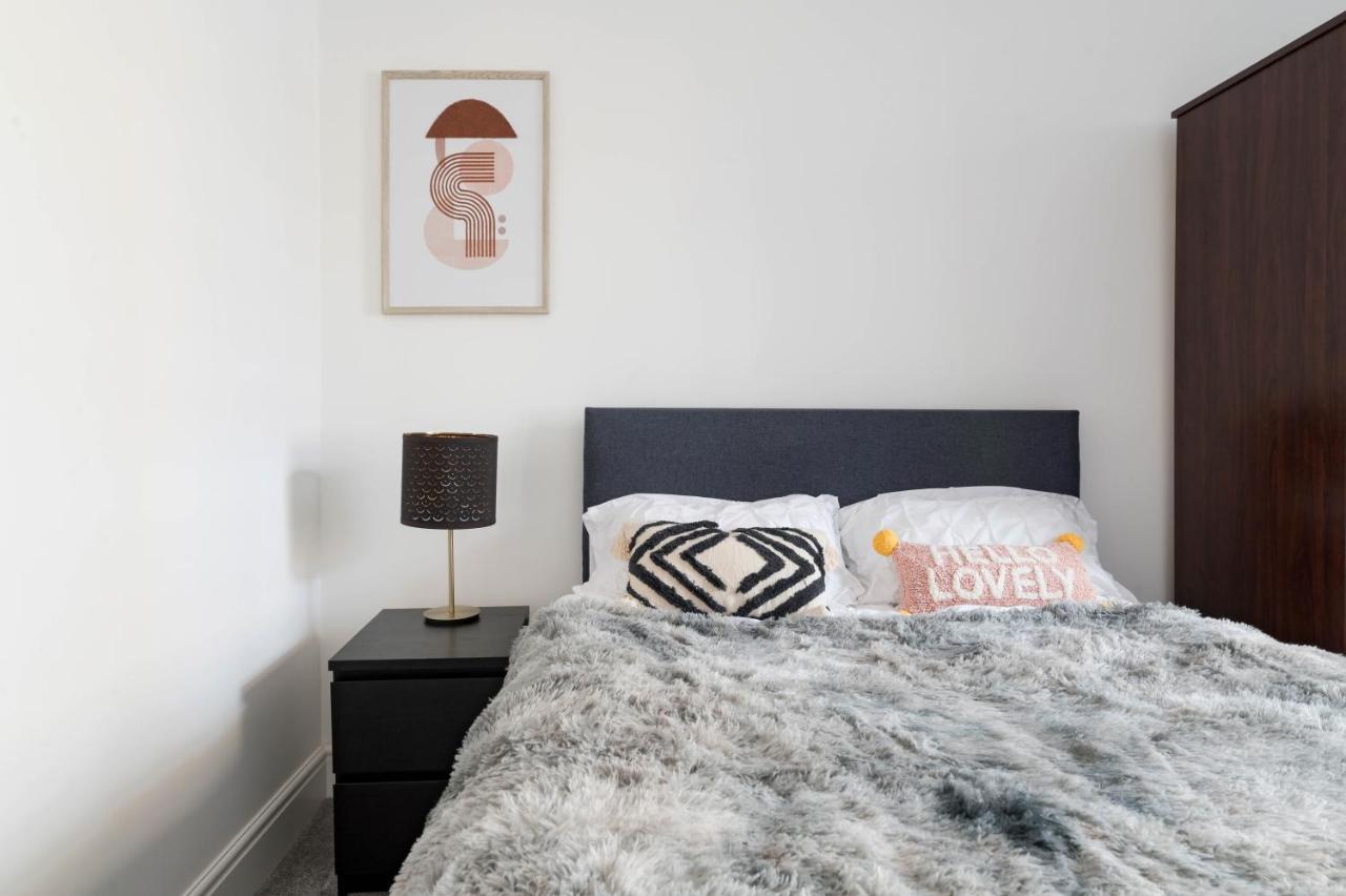 Bright & Spacious 2-Bed, 2-Bath In The Heart Of Central London - Whole Apartment * London