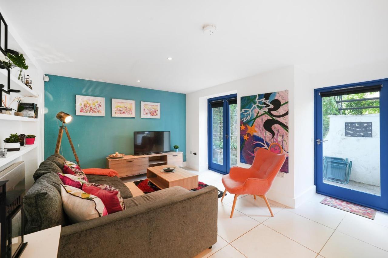 Spacious 2 Bedroom In Camden Apartment *