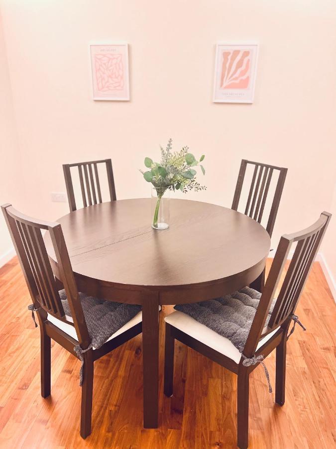 Canary Wharf, E14 9pw, 2 Bedroom Apartment