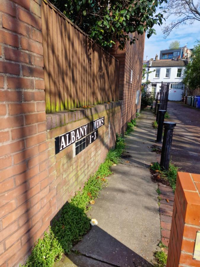 Privat overnatting Cozy Double Bedroom In Zone 1-2 London